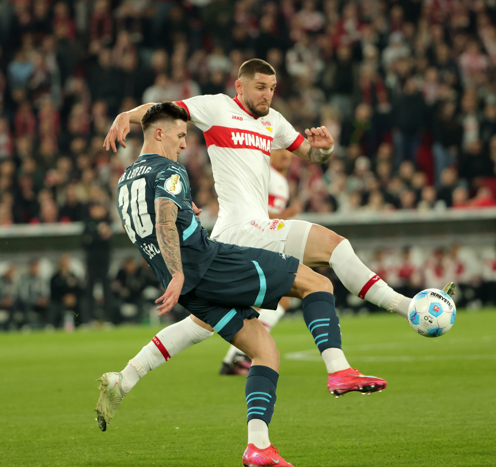 中国开云体育-赛地聚焦：德国杯清晨热度飙升，莱比锡绝杀压哨，赛场秩序良好，阵容厚度经受考验的简单介绍