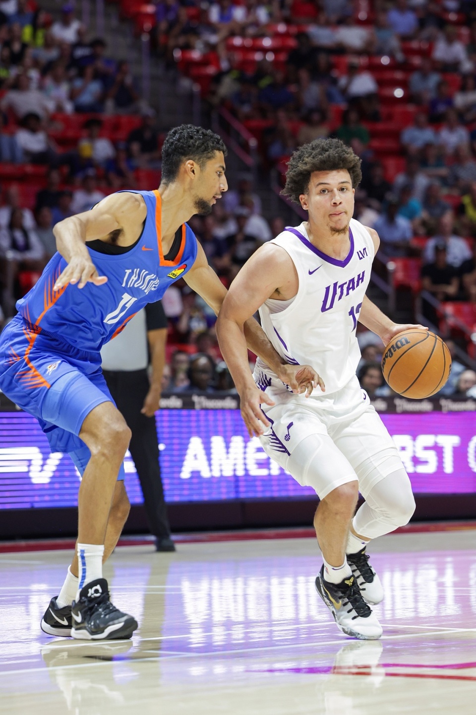 包含波士顿凯尔特人刷新队史纪录备战社区盾本菲卡手感冰凉备战CBA季后赛，现场解说直呼：科维托娃与90激战湖人分钟的词条