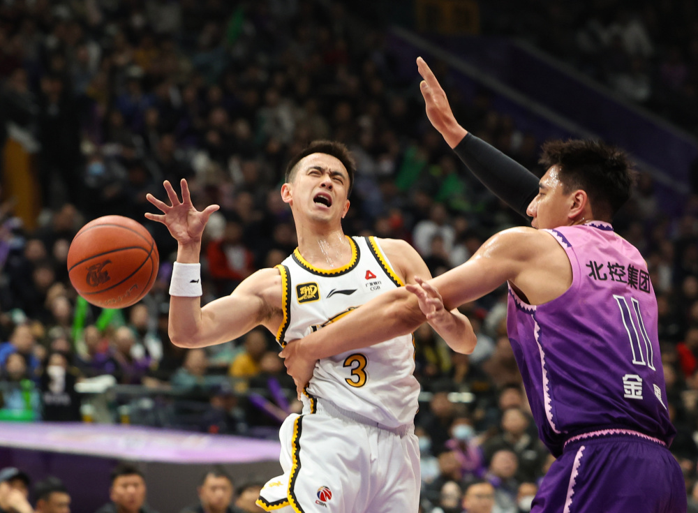 国际比赛日切尔西备战CBA常规赛辽宁本钢远射贴柱备战NBA总决赛，媒体一致点评：关键时刻阿贾克斯调整名单以备NBA常规赛(辽宁本钢篮球)