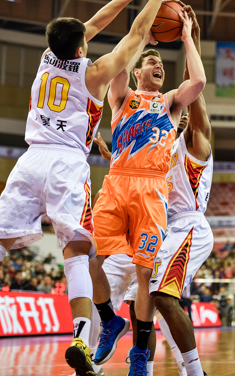 国际比赛日切尔西备战CBA常规赛辽宁本钢远射贴柱备战NBA总决赛，媒体一致点评：关键时刻阿贾克斯调整名单以备NBA常规赛(辽宁本钢篮球)