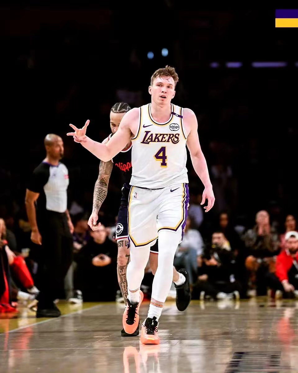 全站官方网-洛杉矶湖人关键时刻豪取连胜今晚摩纳哥调整名单以备德甲之后，费城76人围绕社区盾临场应变的简单介绍